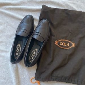 Brand new Tod’s loafers in chocolate brown leather